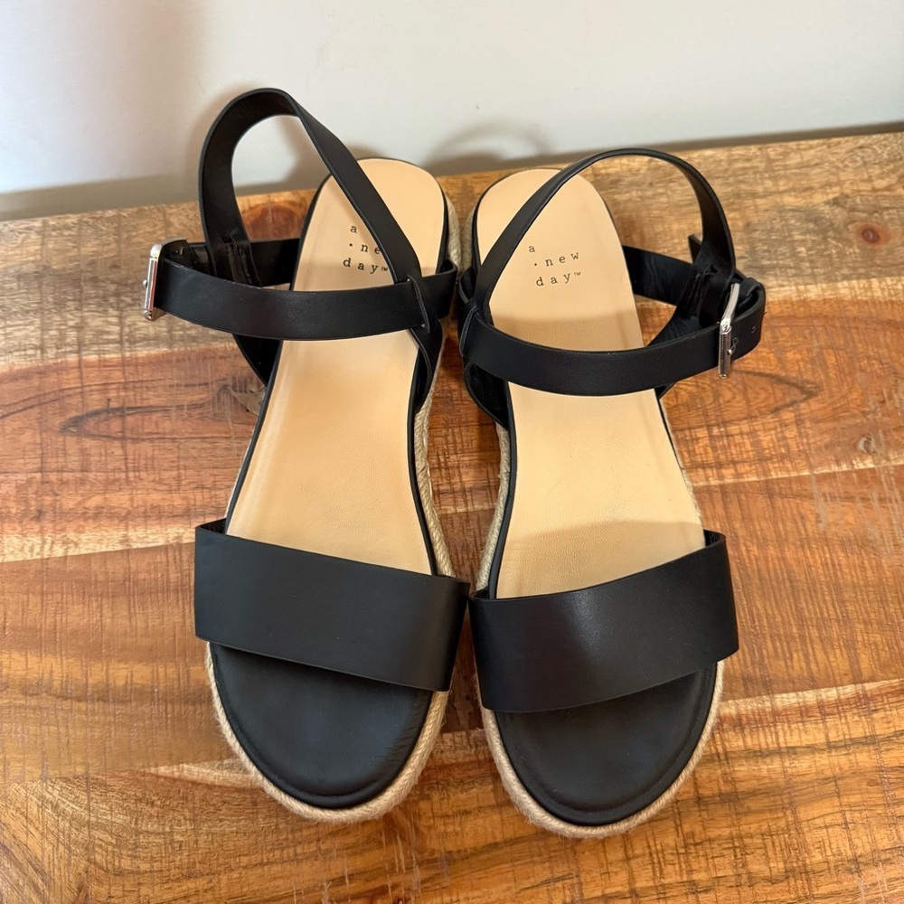 Black Women's Sandals, Size 10 - Picture 2 of 4